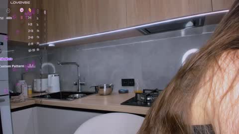 Snapshot of bondgirl4fun chatting on 12-08-24, 09:35 Olly online show from 12-08-24, 09:35