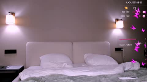 Snapshot of bondgirl4fun chatting on 12-20-24, 02:38 Olly online show from 12-20-24, 02:38