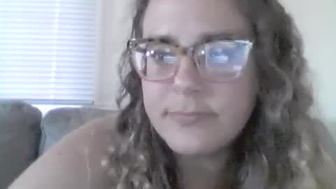 Snapshot of bongmamabear chatting on 06-26-26, 01:32 bongmamabear online show from 06-26-26, 01:32
