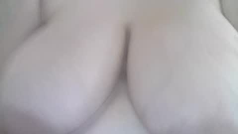 Snapshot of bongmamabear chatting on 07-27-26, 05:53 bongmamabear online show from 07-27-26, 05:53