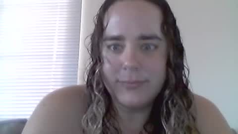 Snapshot of bongmamabear chatting on 08-03-26, 04:44 bongmamabear online show from 08-03-26, 04:44