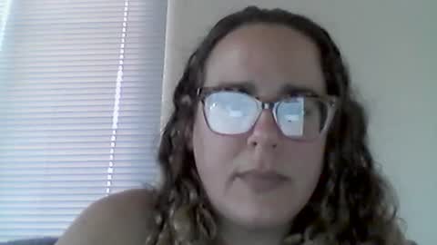 Snapshot of bongmamabear chatting on 08-05-26, 06:33 bongmamabear online show from 08-05-26, 06:33