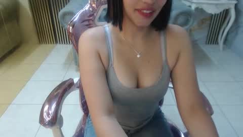 Snapshot of bonnie_1s chatting on 03-18-26, 12:19 Bonnie online show from 03-18-26, 12:19