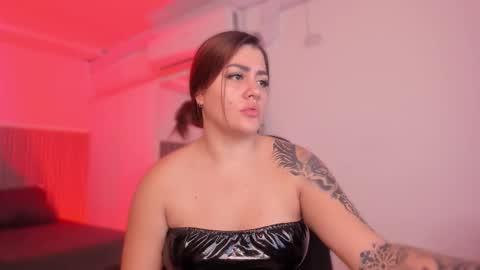 Bonnie  online show from 12-22-25, 11:18