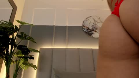 Snapshot of bonnie_bloom chatting on 01-09-25, 05:23 Bonnie online show from 01-09-25, 05:23