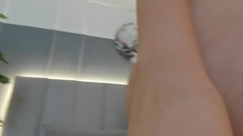 Snapshot of bonnie_bloom chatting on 01-12-25, 02:56 Bonnie online show from 01-12-25, 02:56