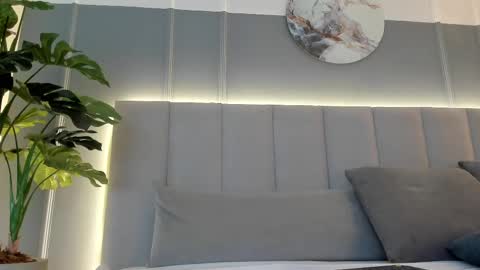 Snapshot of bonnie_bloom chatting on 02-10-25, 02:19 Bonnie online show from 02-10-25, 02:19