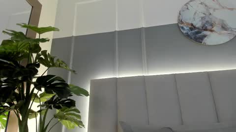 Snapshot of bonnie_bloom chatting on 02-25-25, 04:14 Bonnie online show from 02-25-25, 04:14