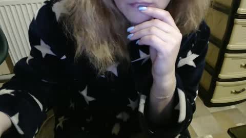 Snapshot of bonnie_fuck_clyde chatting on 01-27-25, 05:03 Bonnie Fuck Clydes online show from 01-27-25, 05:03