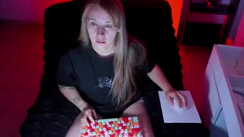 Bonnie Help me reach 500 likes online show from 11-16-25, 10:15