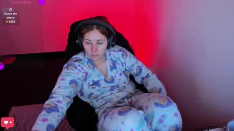 Bonnie Help me reach 500 likes online show from 03-29-26, 06:30