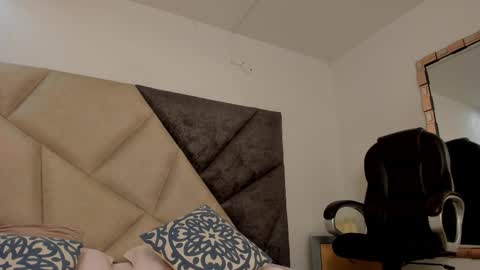   online show from 11-26-25, 12:00