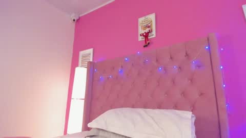 Bonnie  online show from 12-21-24, 04:46