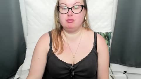 Bonnie online show from 10-29-25, 05:31