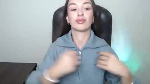 Bonnie online show from 12-02-25, 08:08