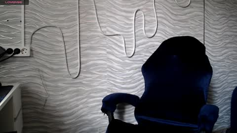 bonny_klyde95 online show from 04-07-26, 11:10