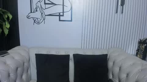 Snapshot of bonny_petite chatting on 04-21-26, 11:16 Vicky online show from 04-21-26, 11:16