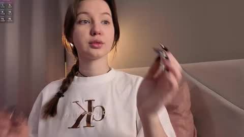 Snapshot of bonnyflower chatting on 10-24-25, 09:17 Eva online show from 10-24-25, 09:17