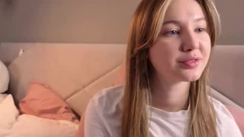 Snapshot of bonnyflower chatting on 02-20-26, 03:45 Eva online show from 02-20-26, 03:45