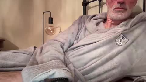 Snapshot of bonzo21 chatting on 10-15-25, 08:42 bonzo21 online show from 10-15-25, 08:42