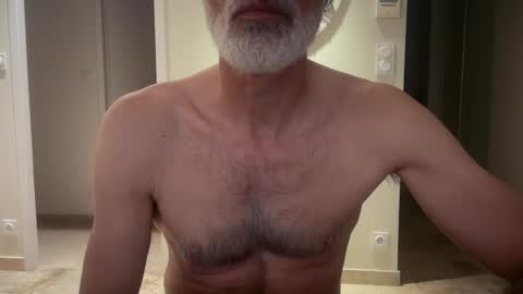 Snapshot of bonzo21 chatting on 04-21-26, 06:44 bonzo21 online show from 04-21-26, 06:44