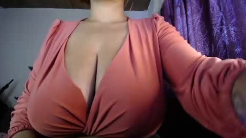Snapshot of boobs_magic chatting on 06-26-26, 07:29 KIM online show from 06-26-26, 07:29