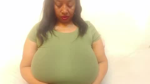boobyqueen online show from 07-18-26, 11:25