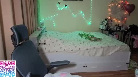 Milena online show from 04-15-26, 02:29