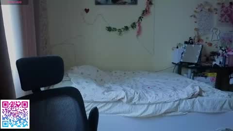 Snapshot of booozekirs_ chatting on 06-10-26, 02:56 Milena online show from 06-10-26, 02:56