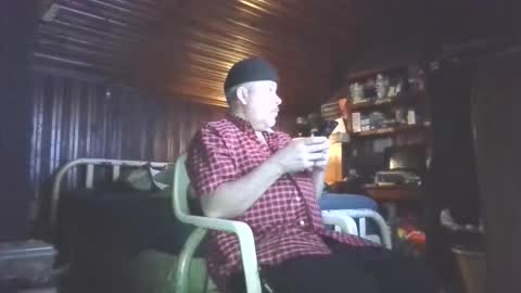 Snapshot of booshy chatting on 04-21-26, 04:52 Booshwa online show from 04-21-26, 04:52
