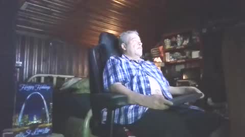 Snapshot of booshy chatting on 05-15-26, 08:21 Booshwa online show from 05-15-26, 08:21