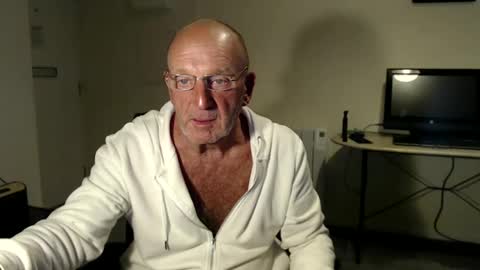 Snapshot of boppy21 chatting on 03-02-25, 10:16 Boppy21 online show from 03-02-25, 10:16