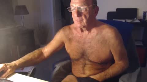 Snapshot of boppy21 chatting on 09-16-25, 09:05 Boppy21 online show from 09-16-25, 09:05