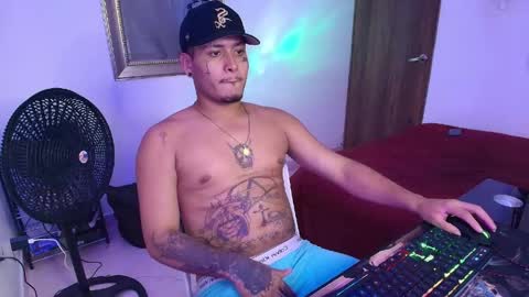 Snapshot of boss_master99 chatting on 06-09-26, 03:40 Jesus online show from 06-09-26, 03:40