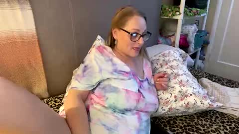 Snapshot of bossmomma chatting on 01-29-25, 07:53 BossMom online show from 01-29-25, 07:53