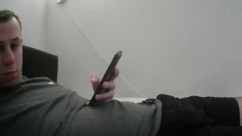 botisz01 online show from 11-03-25, 07:04