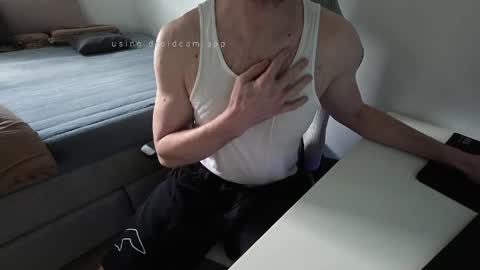Snapshot of bottomtsinner chatting on 05-17-26, 10:11 bottomtsinner online show from 05-17-26, 10:11