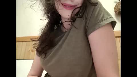 Bouncy Queen Majesty online show from 03-11-26, 07:31