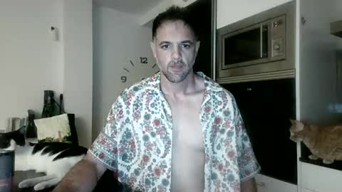 Snapshot of boxing___spf chatting on 06-15-26, 12:02 boxing___spf online show from 06-15-26, 12:02