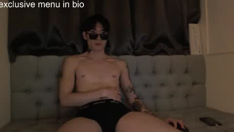 boxman556990 online show from 11-18-25, 05:06