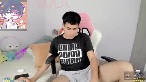 Snapshot of boy_andy__ chatting on 01-08-26, 06:32 Aaron online show from 01-08-26, 06:32