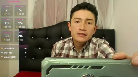 boy_naughty18 online show from 01-19-26, 03:54