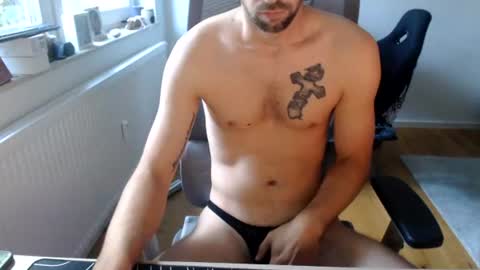 boy_t0y89 online show from 07-03-26, 05:47