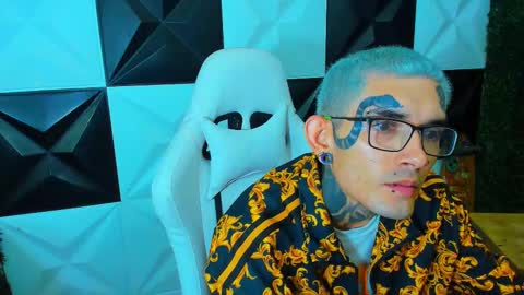 Snapshot of boy_tatto77 chatting on 12-20-25, 06:37 boy_tatto77 online show from 12-20-25, 06:37