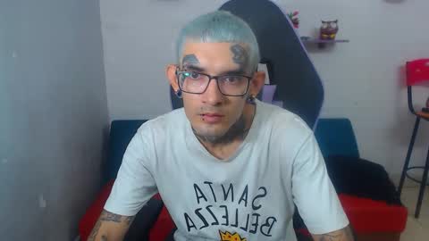 Snapshot of boy_tatto77 chatting on 12-21-25, 06:37 boy_tatto77 online show from 12-21-25, 06:37