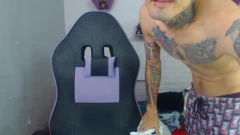 Snapshot of boy_tatto77 chatting on 12-22-25, 07:00 boy_tatto77 online show from 12-22-25, 07:00