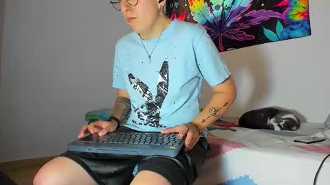 Edward ftm trans queerslave online show from 12-22-25, 03:20