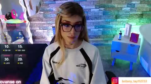 Snapshot of boyfox_tay chatting on 09-22-25, 03:41 boyfox_tay online show from 09-22-25, 03:41