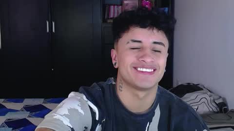 Snapshot of boylatin_777 chatting on 02-25-26, 03:32 miguel online show from 02-25-26, 03:32