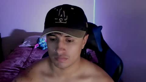 Snapshot of boylatin_777 chatting on 04-27-26, 10:41 miguel online show from 04-27-26, 10:41